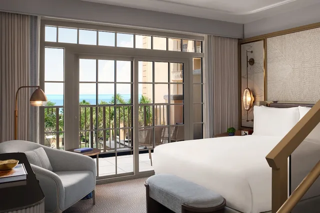 جناح بسرير مزدوج بشرفة بغرفة نوم واحدة، Ritz Carlton Naples 1/2