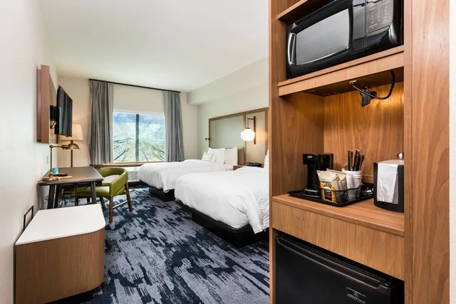 غرفة بسريرين كوين بحوض استحمام لذوي الإعاقة، Fairfield Inn & Suites By Marriott Crestview 3/3
