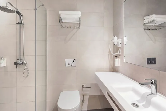 غرفة بسريرين منفصلين، B&B HOTEL Lisboa Oeiras 2/2