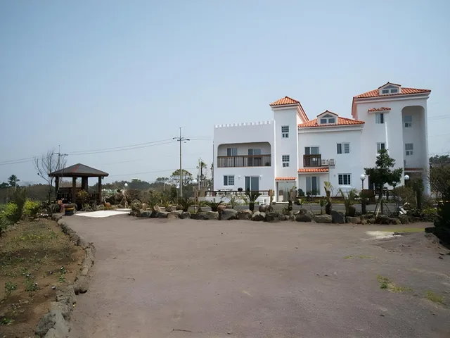 استوديو، Lapaloma Pension 2/2
