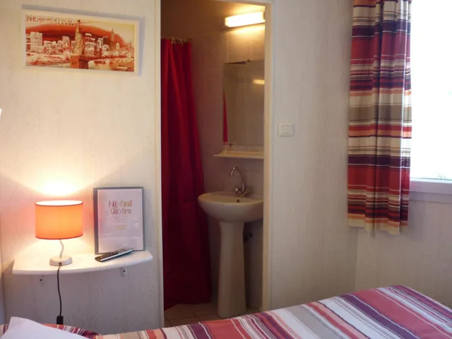 غرفة مفردة، Hôtel Du Centre 7/10