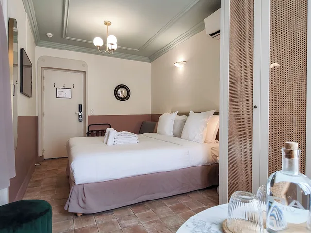 Superior, Studio, Side Courtyard View، Hôtel Au Picardy 5/10