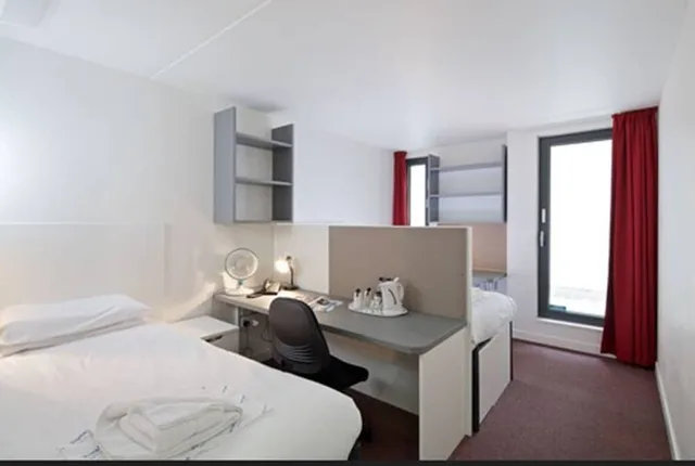 غرفة بسريرين منفصلين، Princes Gardens Campus Accommodation 4/6