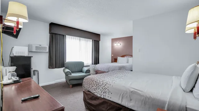 غرفة قياسية بسريرين كوين، Viking Motel 2/2