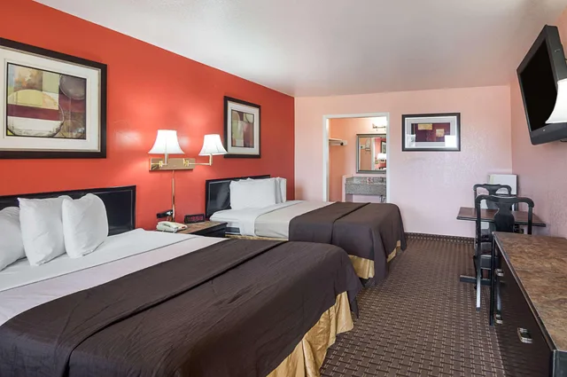 Room, 2 Queen Beds, Smoking, Econo Lodge Dalhart Hwy 54 - Hwy 287 1/3