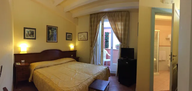 Comfort, Double Bed, Sea View, Balcony, Mediterraneo Siracusa 2/6
