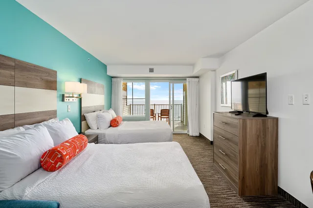 Room, 2 Double Beds, Ocean Front, Sofa, Balcony, Kitchen، Royalton Hotel 1/5