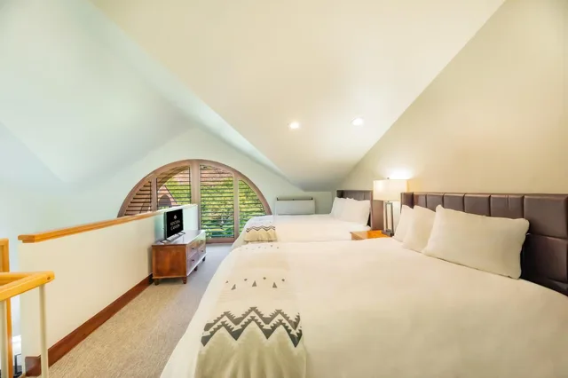 جناح عائلي، Ventana Canyon Club and Lodge 1/9