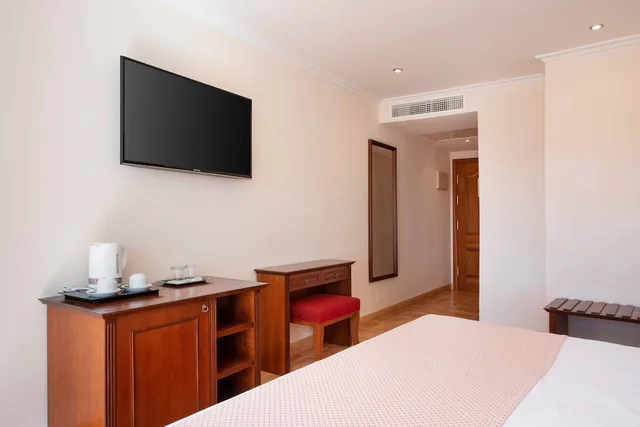 غرفة قياسية بسرير مزدوج بشرفة، Valentin Star Menorca - Adults Only 6/10