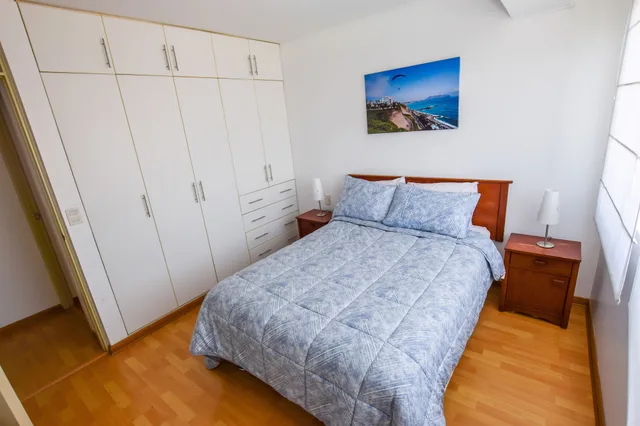 شقة فاخرة بسرير كوين بغرفتي نوم مع أريكة، Lux Miraflores Apartments Alcanfores 1/5