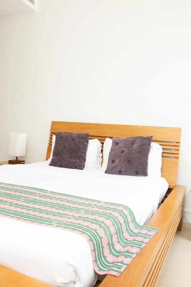 جناح تنفيذي بسرير كينج وسرير كوين بإطلالة على الحديقة، English Point Marina Hotel 1/3