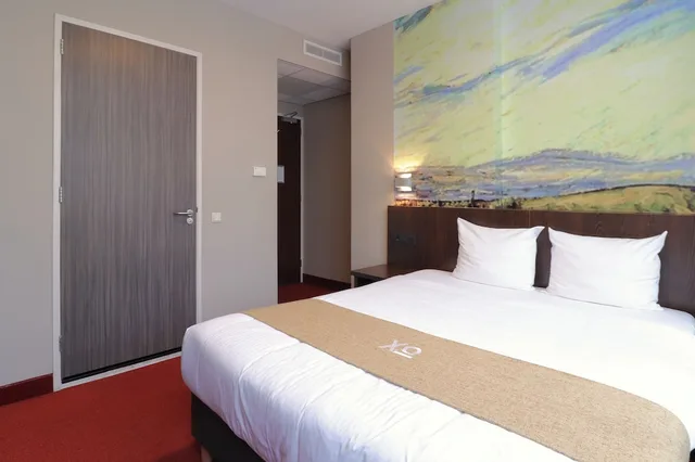 غرفة قياسية بسرير كوين، Hotel Van Gogh 2/5