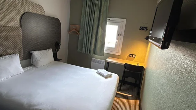 غرفة مزدوجة، B&B Hotel Cergy Pierrelaye 2/8