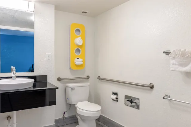 Deluxe, King Bed, Motel6 North Little Rock, AR - McCain 9/10