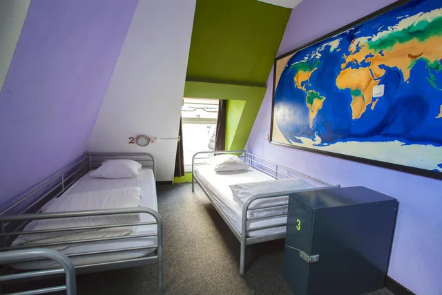 غرفة ثلاثية بحمام مشترك، Flying Pigs Uptown Hostel Amsterdam 1/2