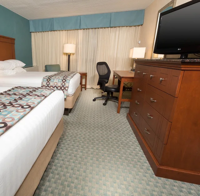 غرفة بسريرين كوين في طابق مرتفع، Pear Tree Inn St Louis Near Union Station 5/7