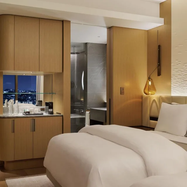 غرفة كلوب بسريرين مزدوجين مع دخول صالة النادي، The Westin Yokohama 4/6