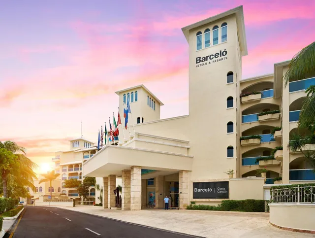 جناح جونيور، Occidental Costa Cancun 1/2