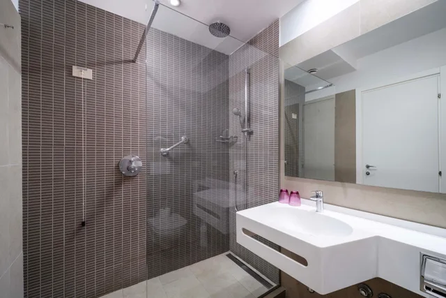 Junior Suite, Double Bed, Crowne Plaza St Peter S 6/6