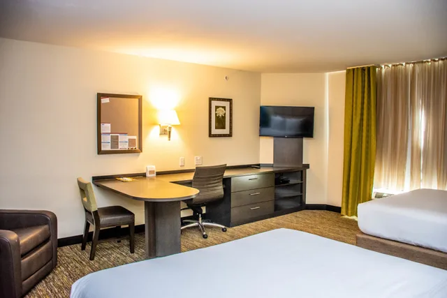 جناح استوديو بسريرين كوين، CANDLEWOOD SUITES OVERLAND PARK 4/6