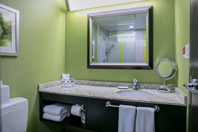غرفة تنفيذية بسريرين، Crowne Plaza Kitchener Waterloo 3/3