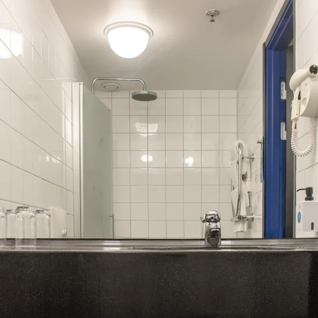 غرفة قياسية بسرير كينج، Quality Hotel 11 7/7