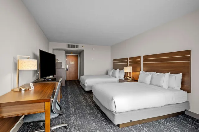 غرفة بسريرين كوين بإطلالة على البحر بشرفة لذوي الإعاقة، Doubletree By Hilton Atlantic Beach Oceanfront 3/3