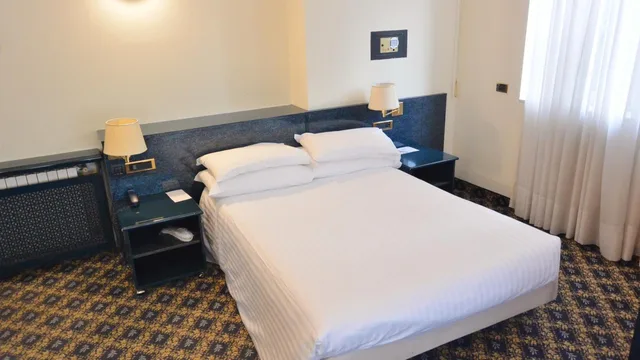 غرفة بسرير مزدوج، Ih Hotels Milano Ambasciatori 6/8