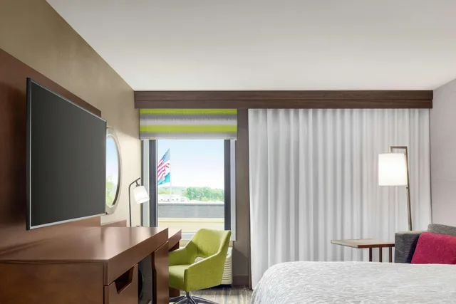 غرفة بسرير مزدوج، Hampton Inn Milwaukee/Brookfield 3/5