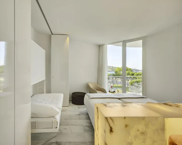 Superior, Triple, Side Sea View, Balcony، Hotel Aromar 1/2