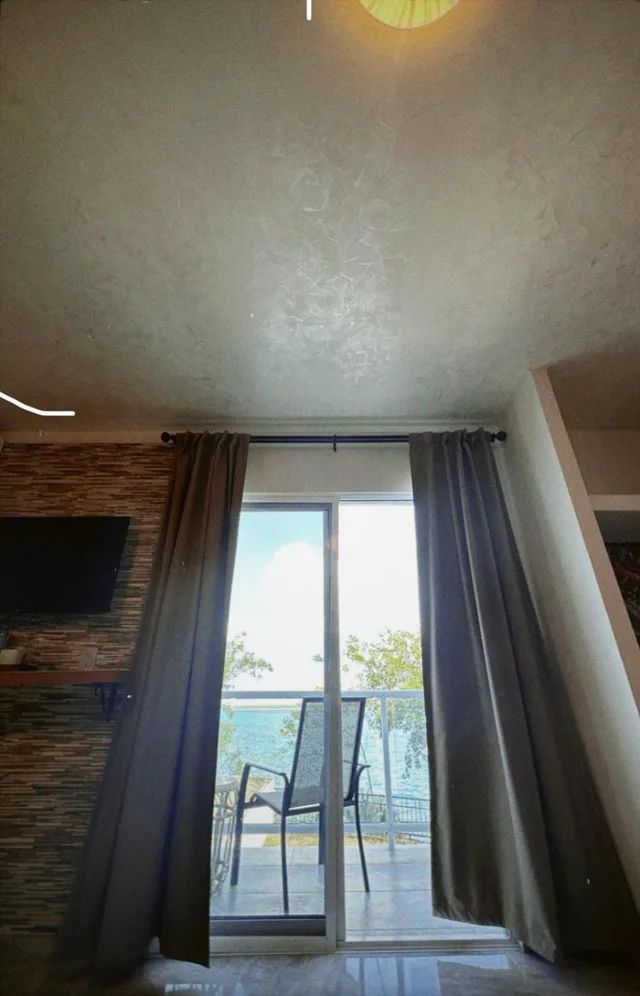 جناح بسرير كينج بإطلالة على البحيرة بشرفة، Hotel Awazul Bacalar 8/10