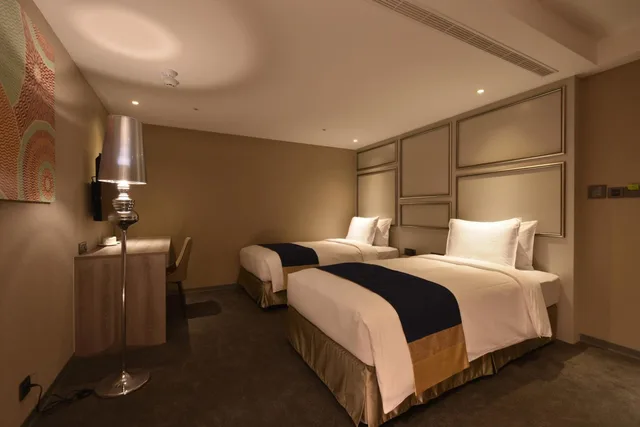 غرفة قياسية بسريرين منفصلين لذوي الإعاقة، Green World Hotels Zhongxiao Taipei 2/2