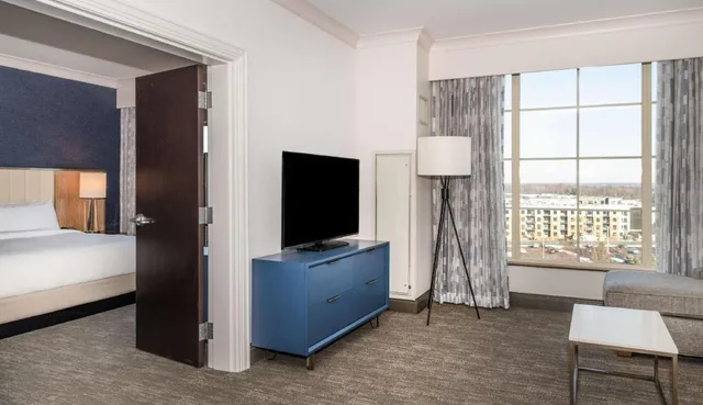 1 Bedroom, Suite, King Bed, Executive Level, Accessible، Hilton Columbus Polaris 4/5