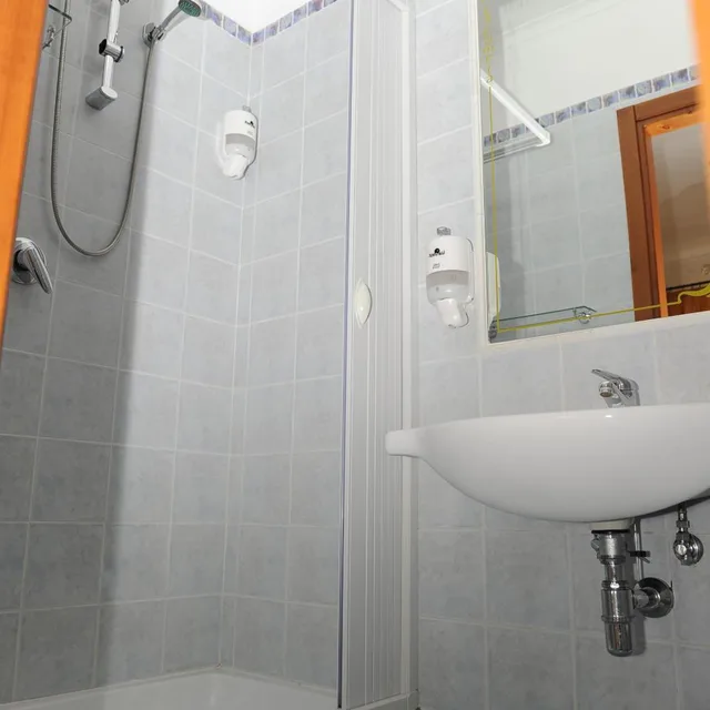 غرفة بسرير مزدوج بإطلالة على البحر، Hotel La Cometa 5/6