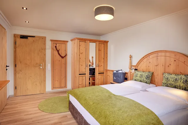 غرفة سوبيريور بإطلالة على الجبل بشرفة مفردة بسرير كينج، Hotel Sonnblick 2/5