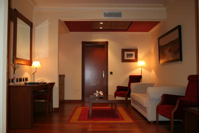 غرفة ديلوكس بسرير مزدوج، Hotel Palacio De La Magdalena 2/5
