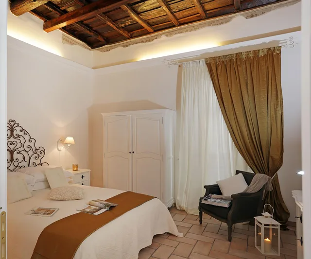 غرفة سوبيريور بسرير مزدوج، Madonna de Monti Suites 3/10