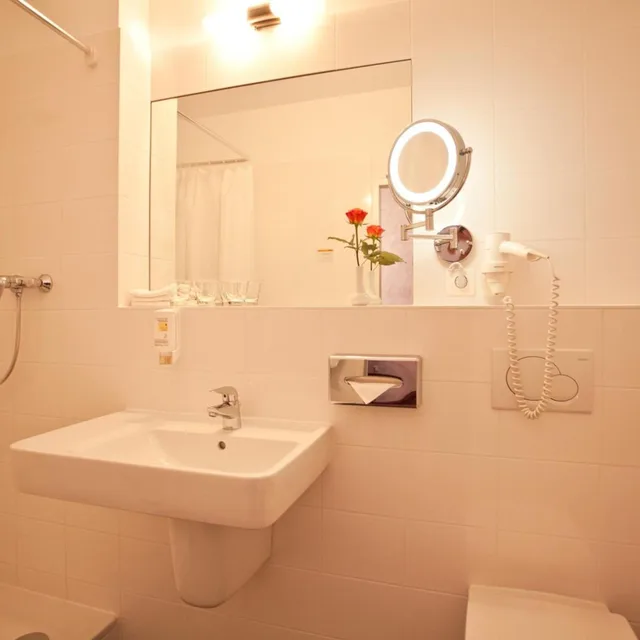 سكن مشترك بسريرين للرجال، Safestay Berlin (ex. Kult Hotel Auberge) 8/9