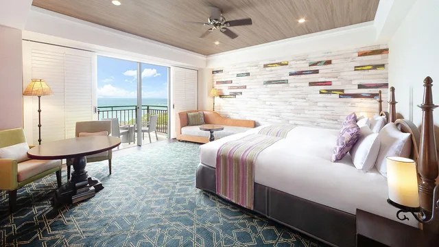 غرفة قياسية بسريرين منفصلين بإطلالة على البحر بشرفة، Hotel Nikko Alivila Yomitan Resort Okinawa 1/1