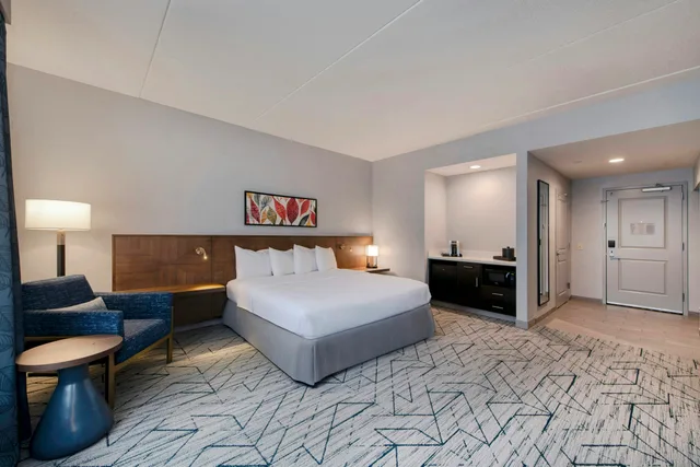 غرفة بسرير كينج لذوي الإعاقة، Hilton Garden Inn Raleigh Cary 2/7