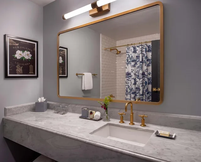 Suite, King Bed, Street View، The Eliza Jane, Autograph Collection 3/3