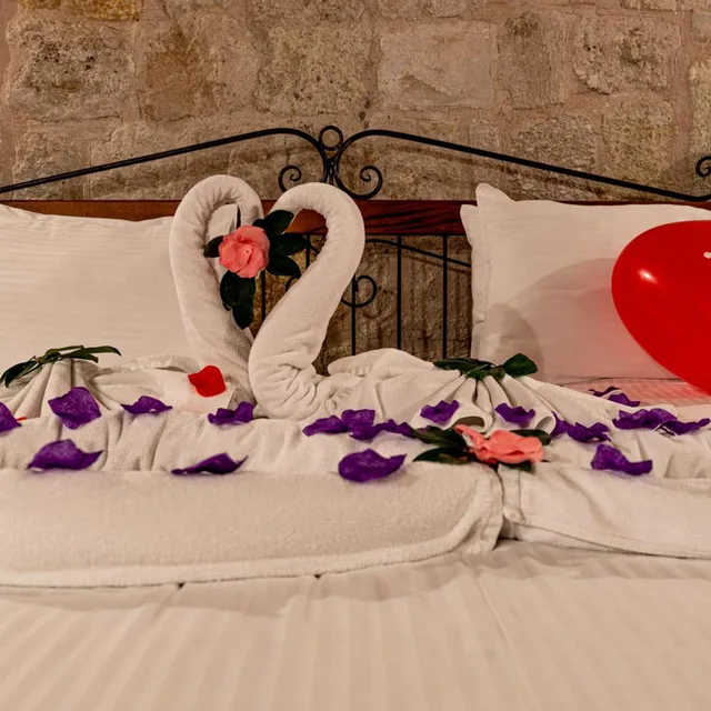 غرفة بسرير كوين بجاكوزي، Dervish Cave House 6/10