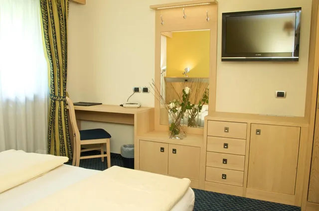 Comfort, Double or Twin Bed, Charme Hotel Alexander 7/10