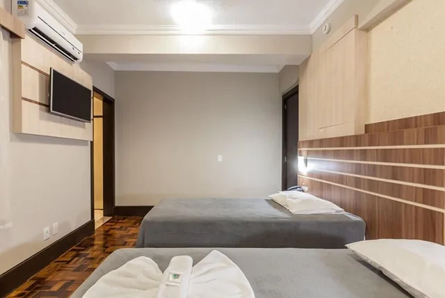 غرفة ديلوكس بسريرين منفصلين، Tri Hotel Criciuma 2/4