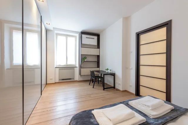 Queen Bed, Sofa, Milan Royal Suites Luxury Apartments 3/7