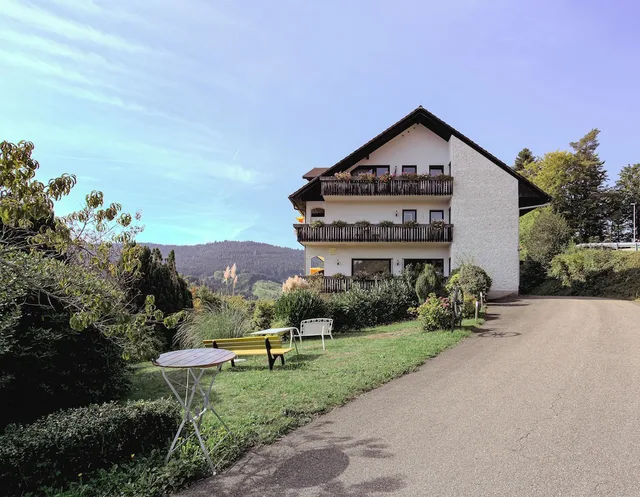 Hotel Schauinsland، أوبركيرش 38/40