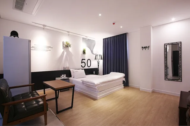 Premium, Queen Bed, Hotel Insomnia 5/10