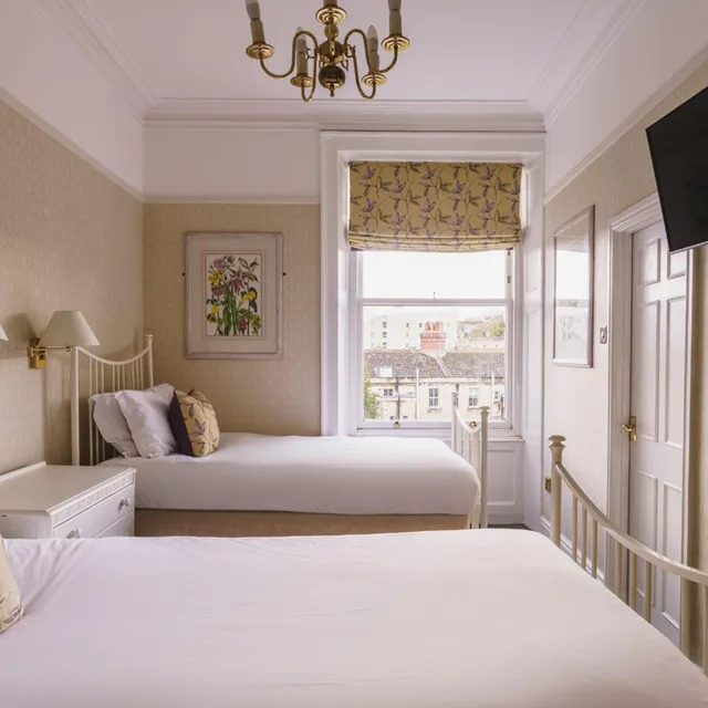 Room, Twin Beds, The Kennard 3/10