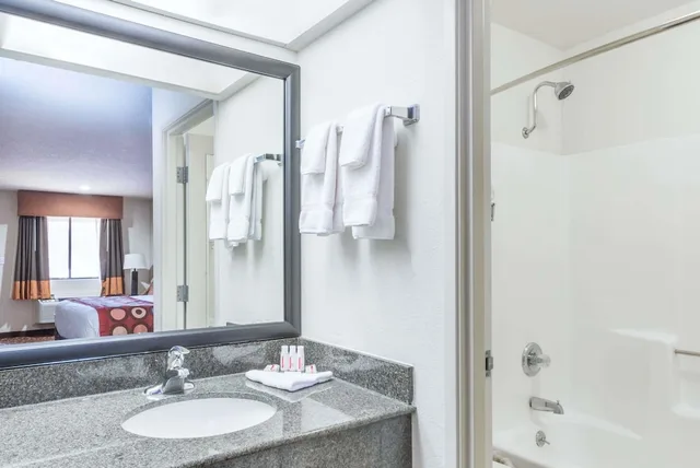 غرفة بسريرين كوين لذوي الإعاقة، SureStay Plus by Best Western Cannon A.F.B. 5/10