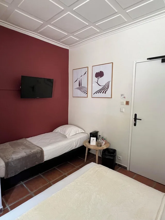 غرفة تقليدية ثلاثية، Hotel the Originals Martigues Clair 1/6